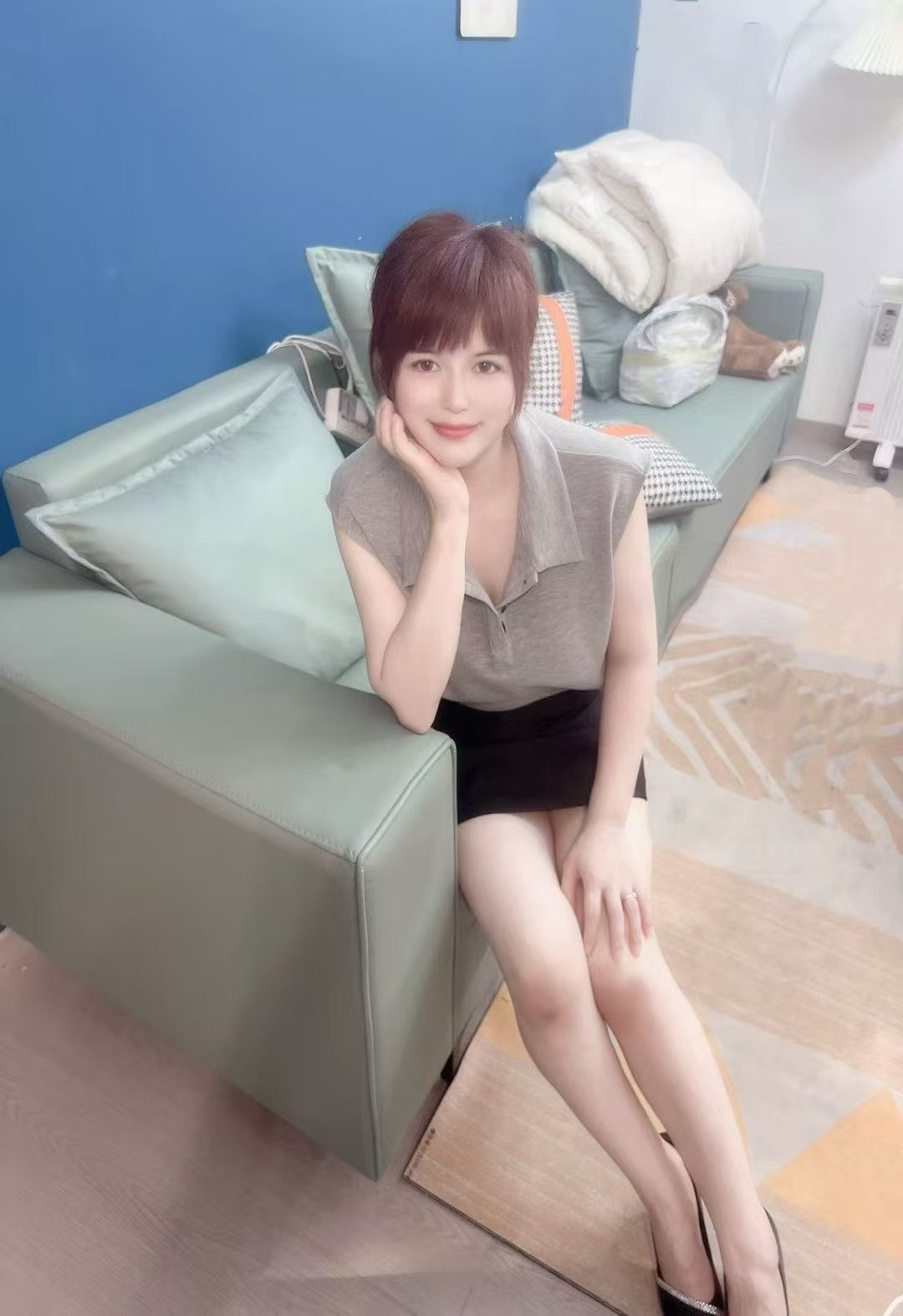 崇川纯欲小少妇安安