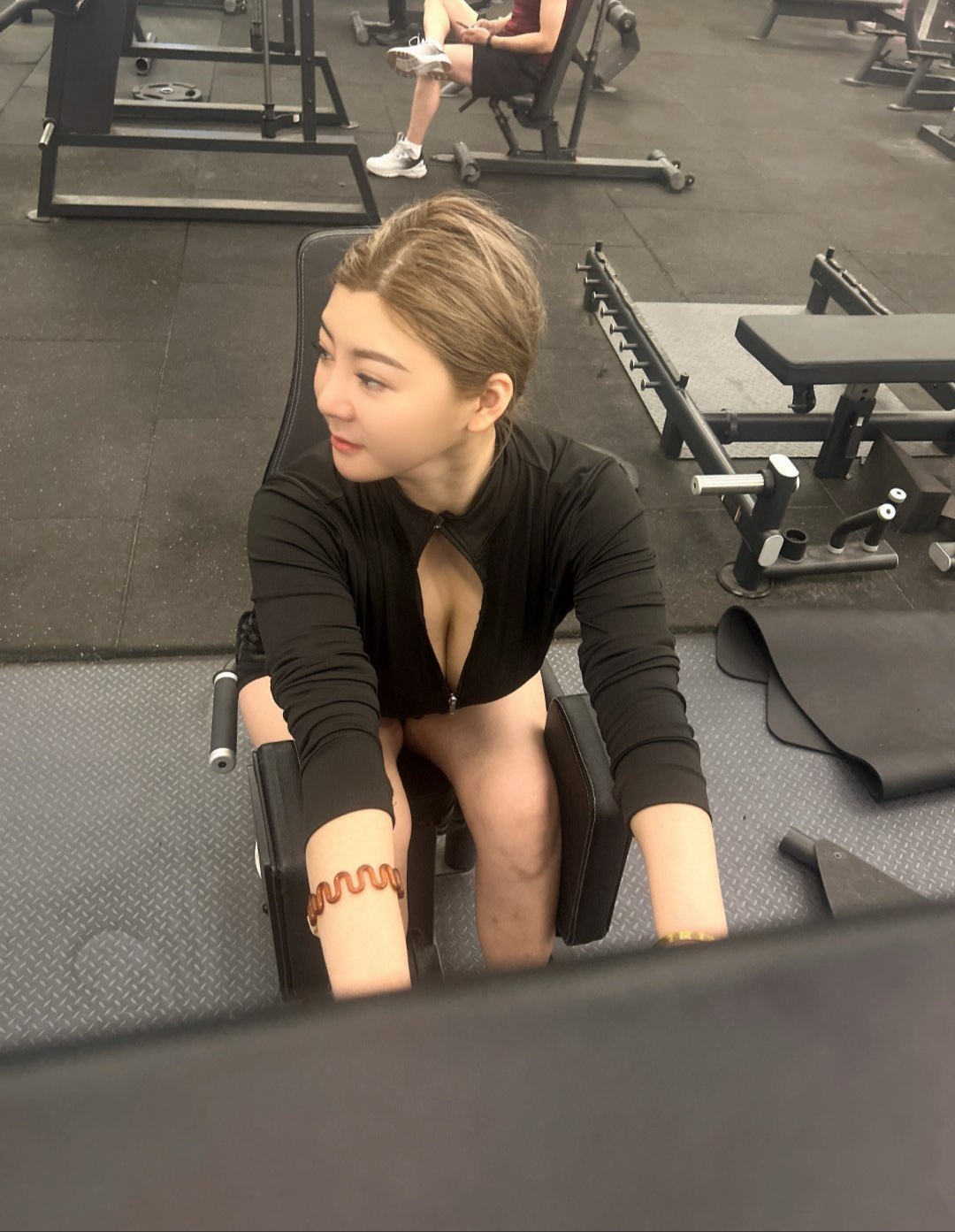 运动系美妞小妮子