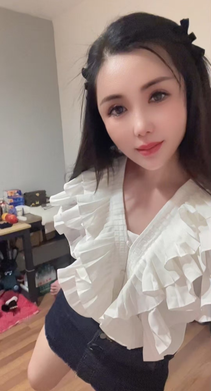 上城美艳御姐雯雯