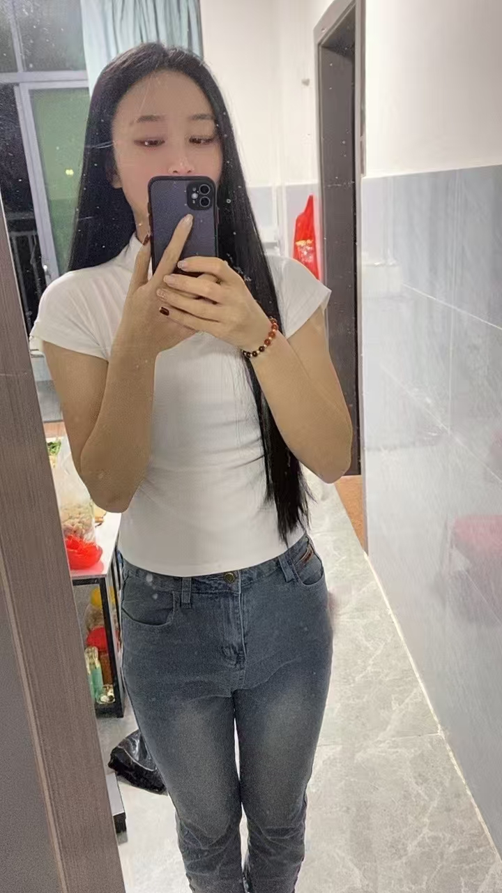 海珠白嫩诱人小表妹