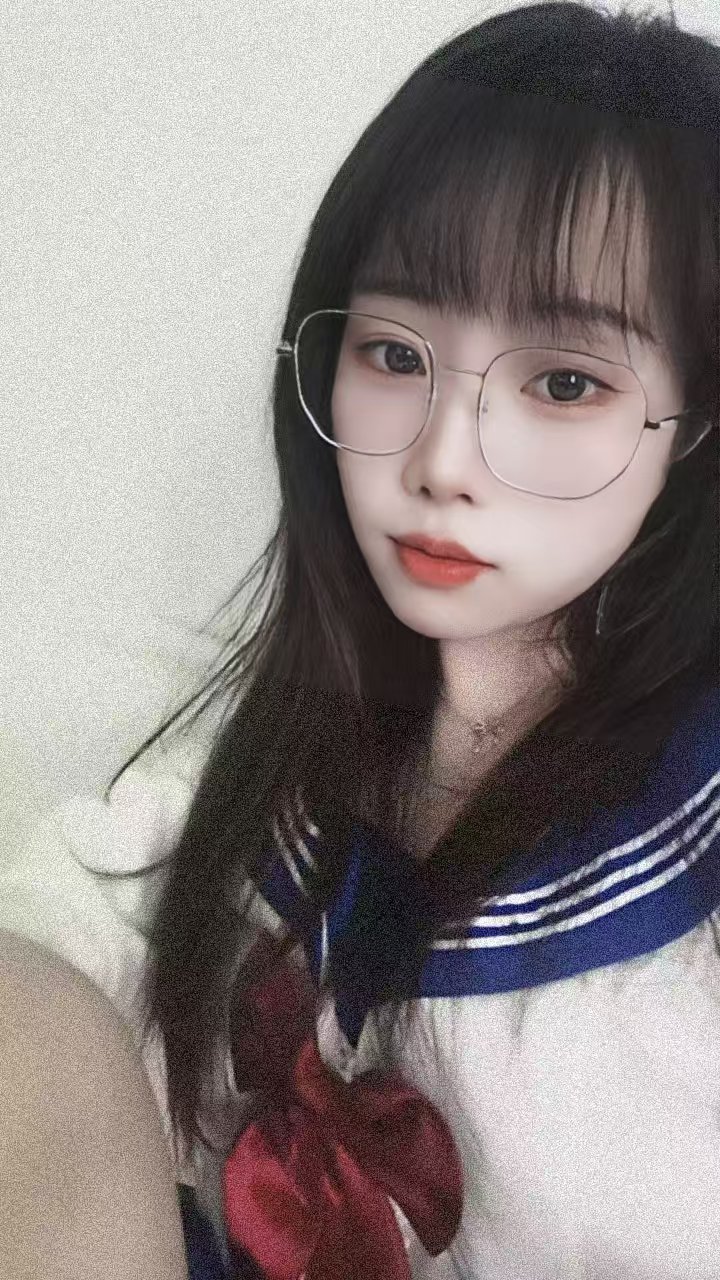 白嫩制服眼镜妞萌萌