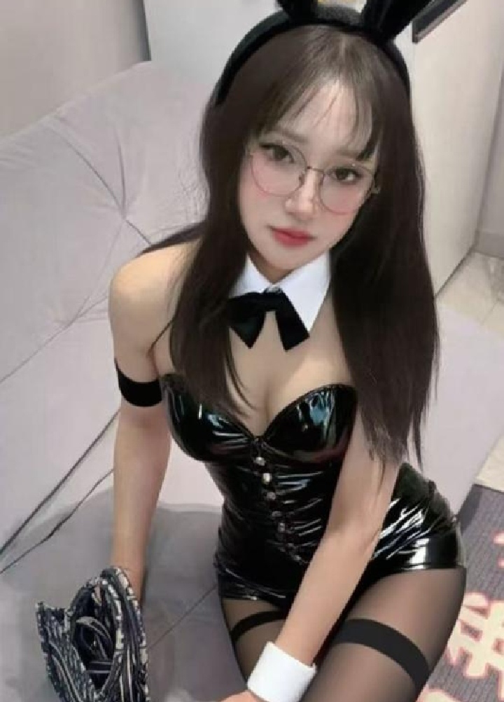 通济门美艳兔女郎菲菲