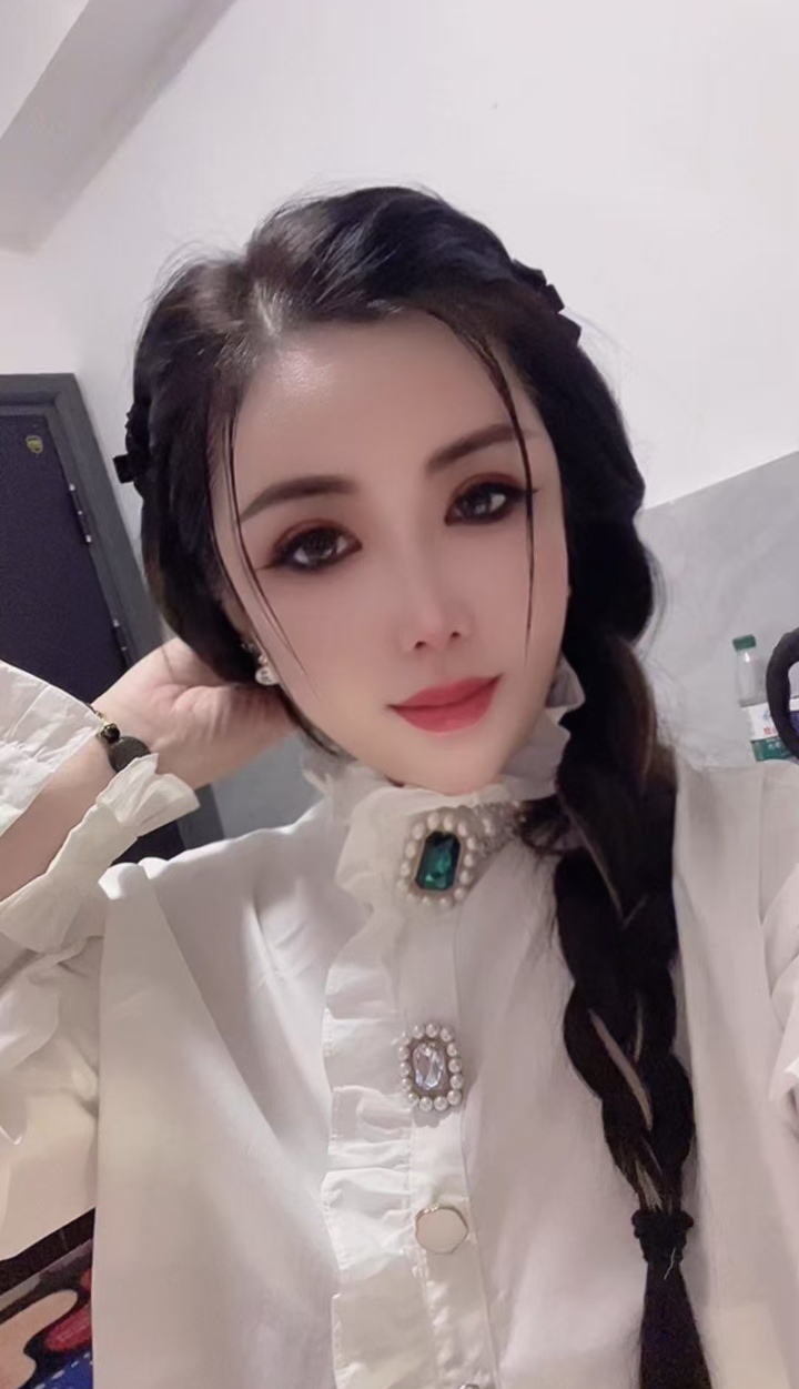 上城美艳御姐雯雯