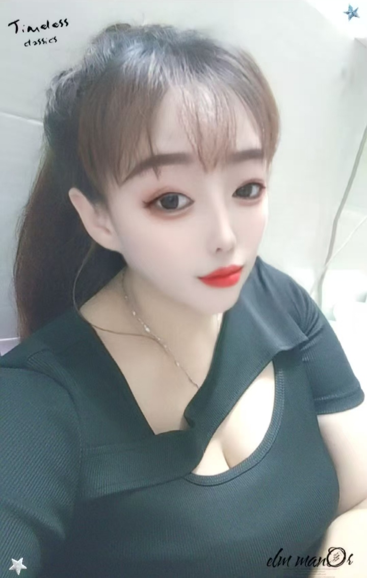 丰满美颜少妇小雪