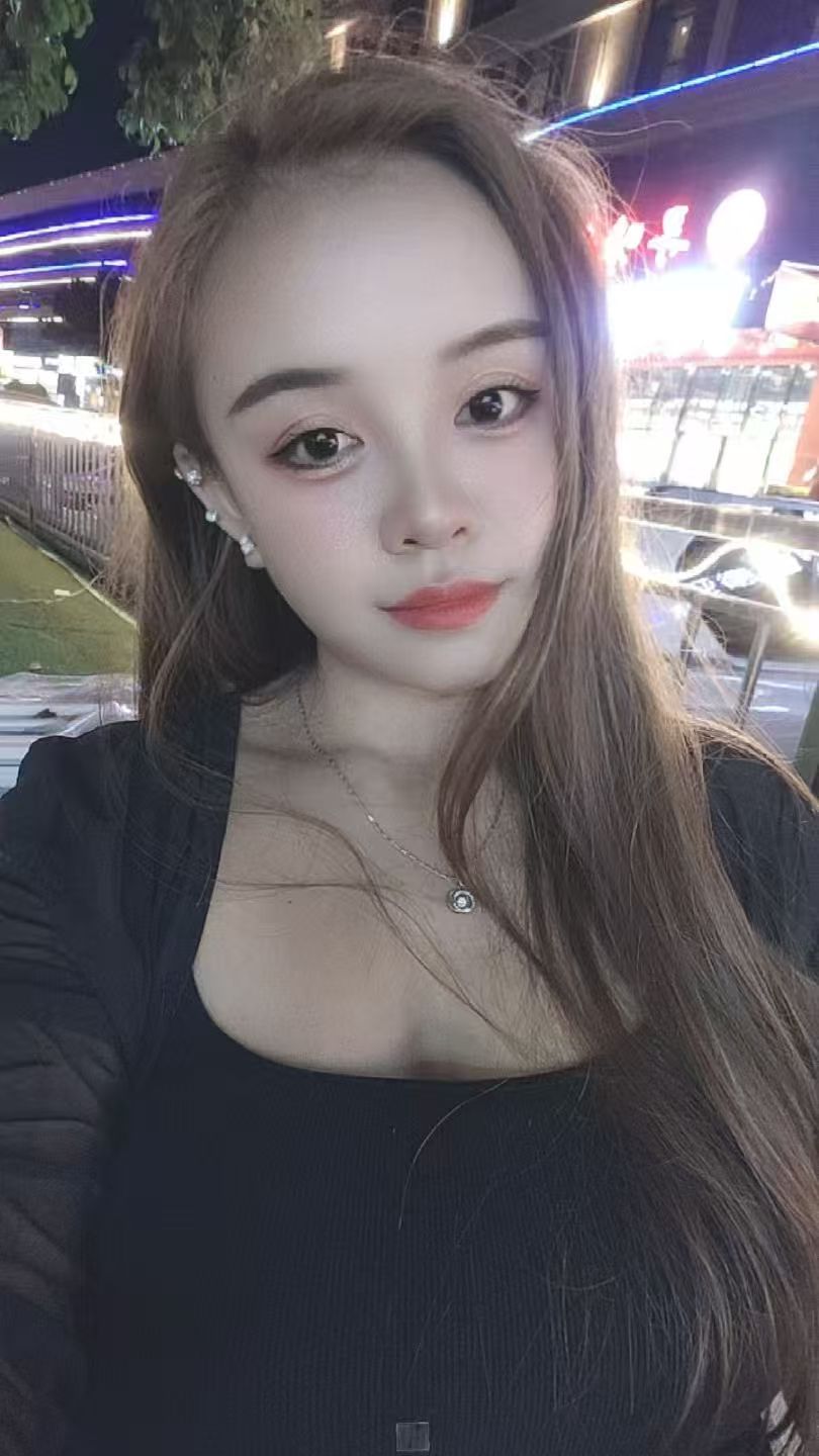 龙华大胸情趣辣妹安妮