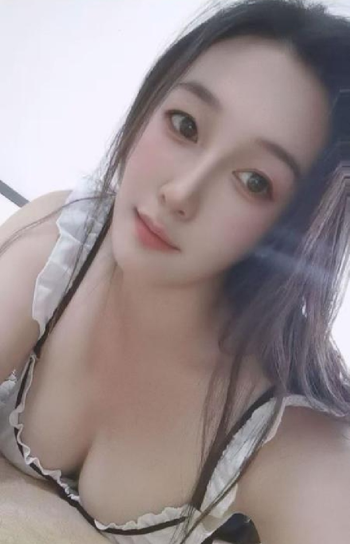 美艳丰满辣妹暖暖