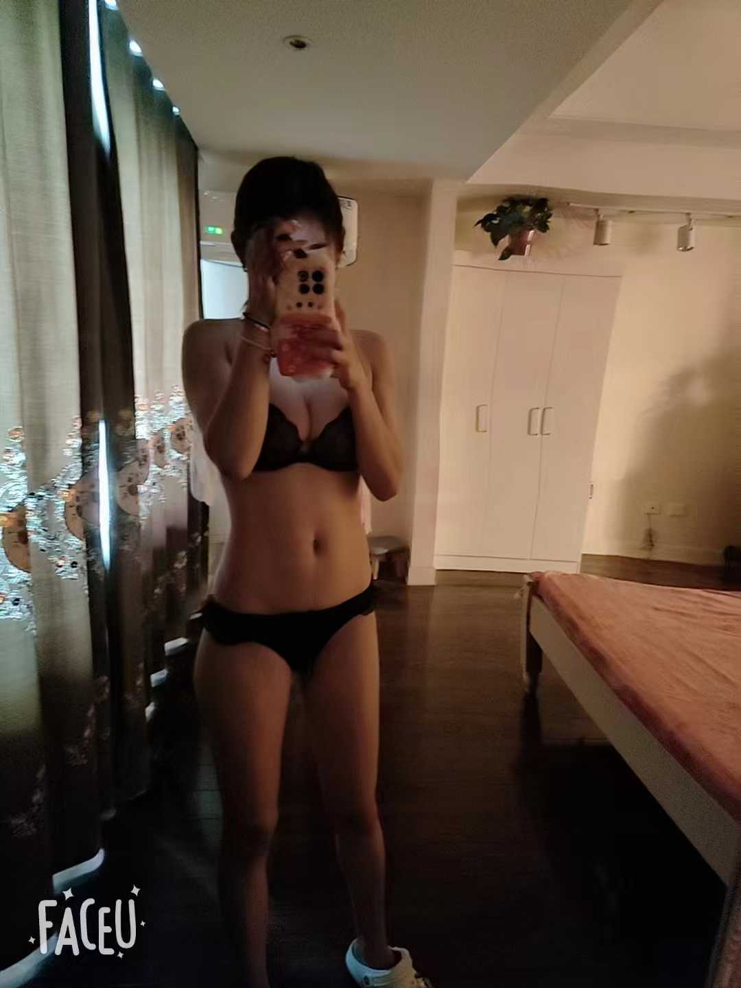 热辣身材小姐姐想你的夜