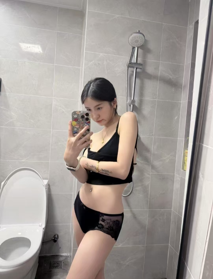 江宁白嫩小甜妹