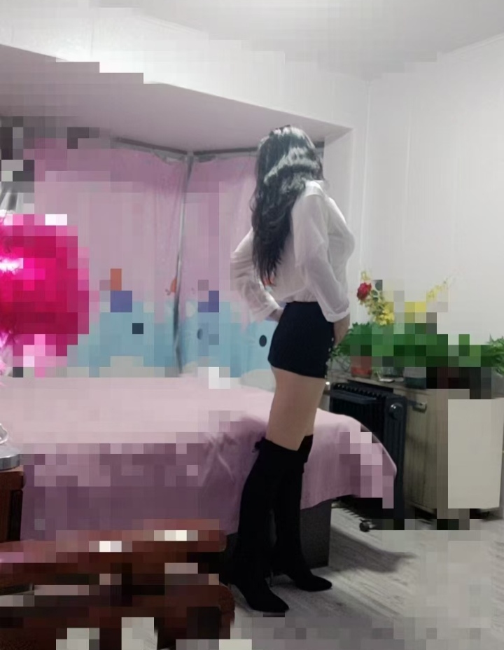 欲女会倒立吃鸡