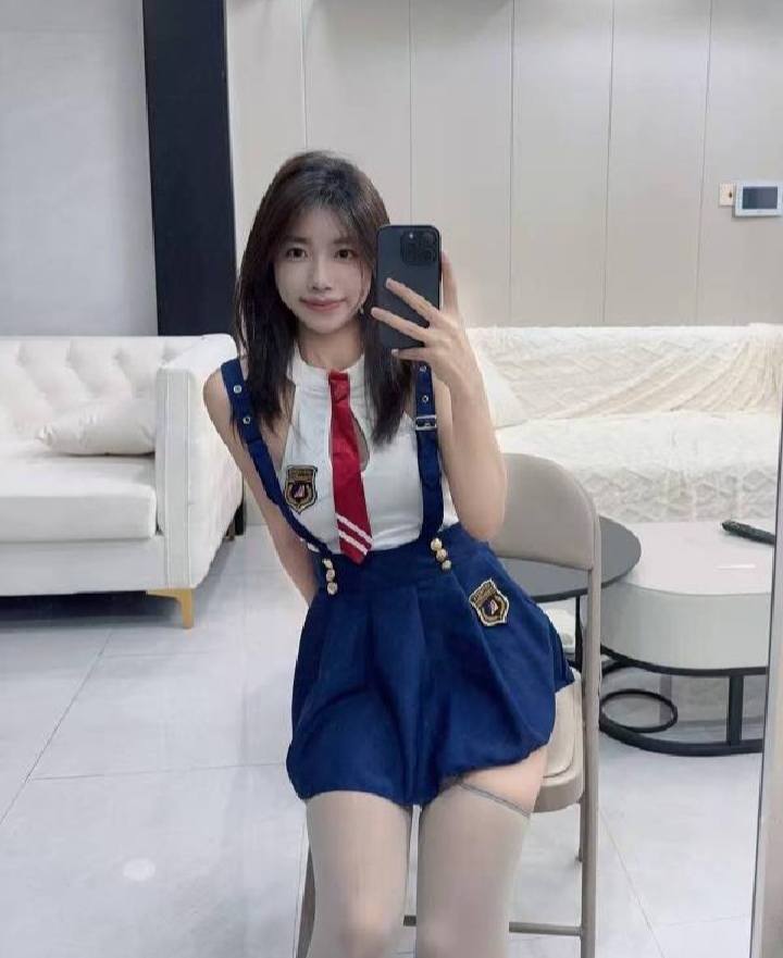 jk制服嫩妹文文