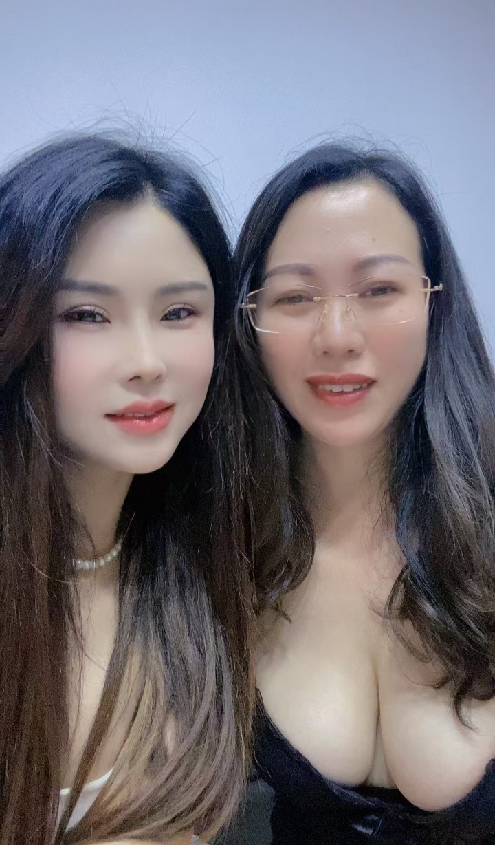 油坊桥双飞母女花