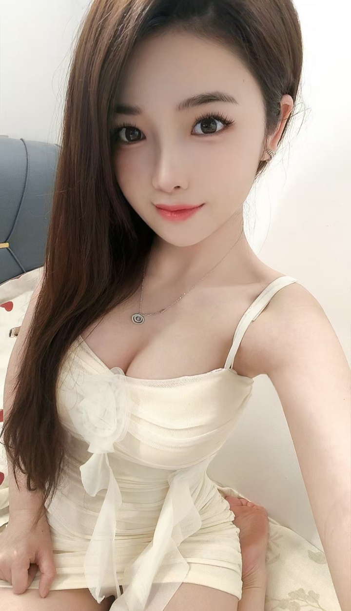 童颜巨乳极品辣妹小雨