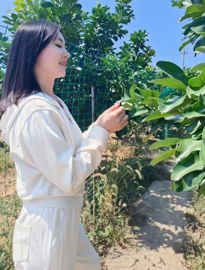 洪浪北娇俏御姐桃子