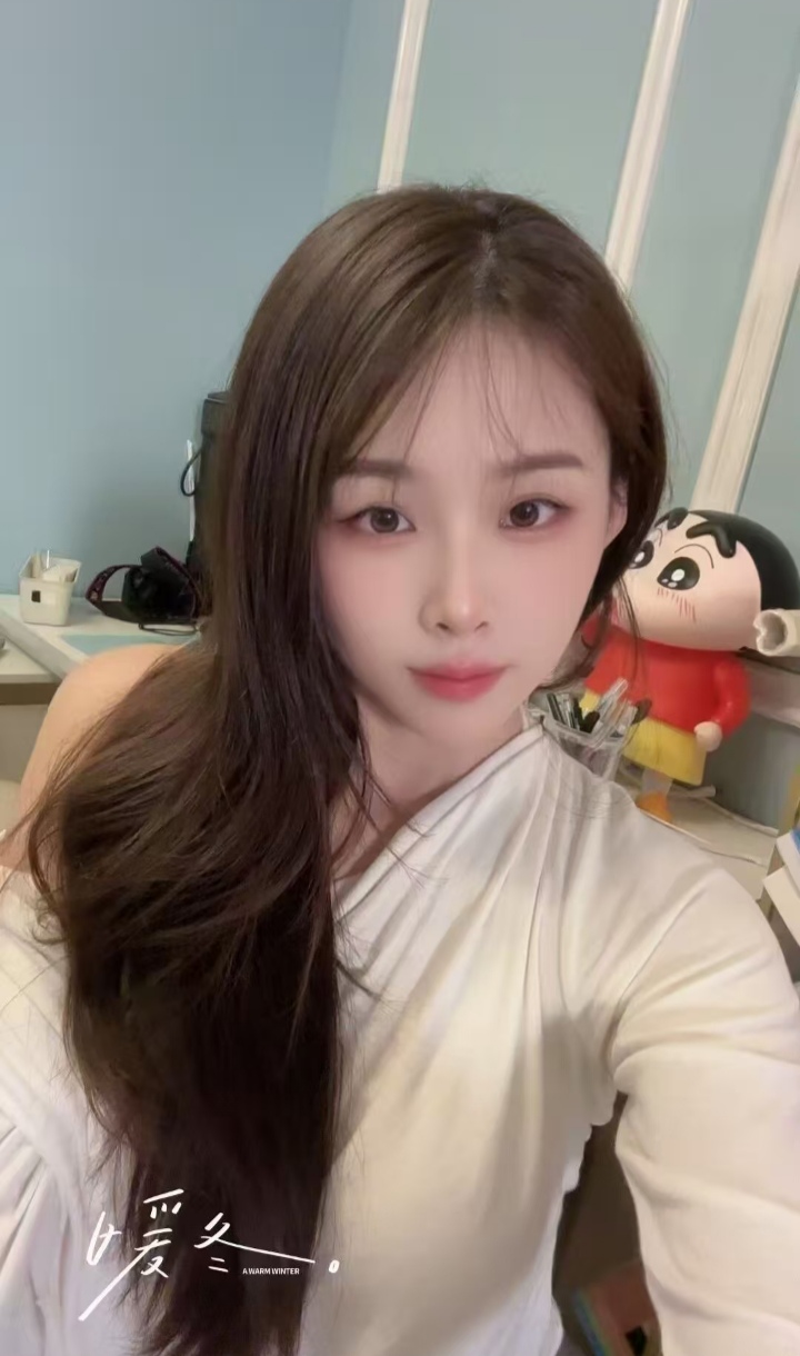 福田清新白嫩甜妹果果