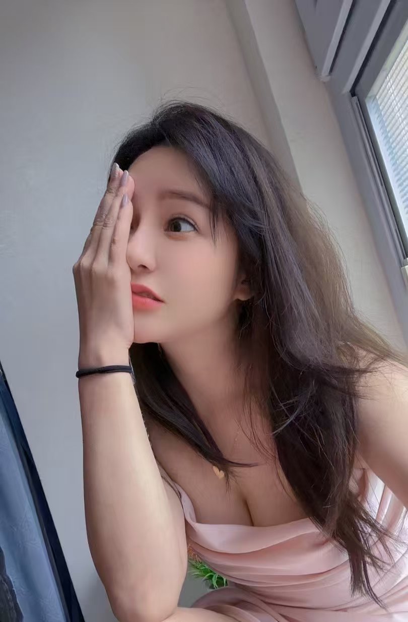 丰润白嫩御姐婉儿