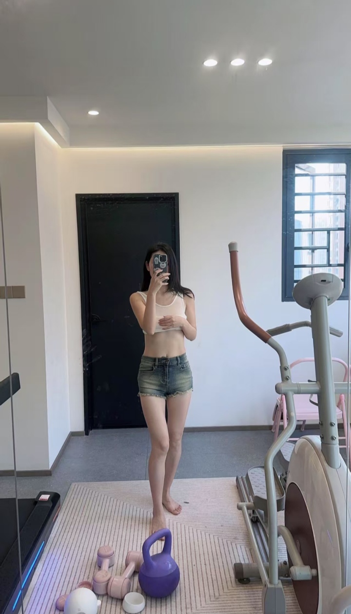 运动系美妞佳佳