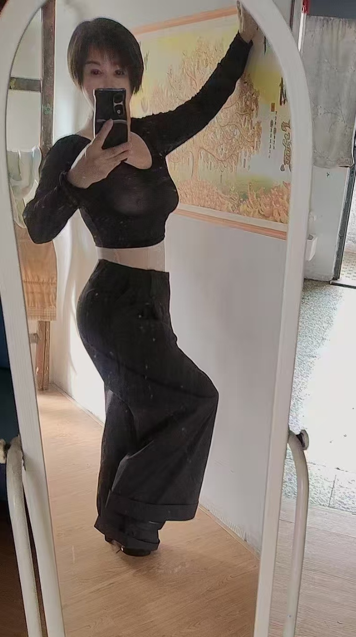 风情短发少妇玉兰