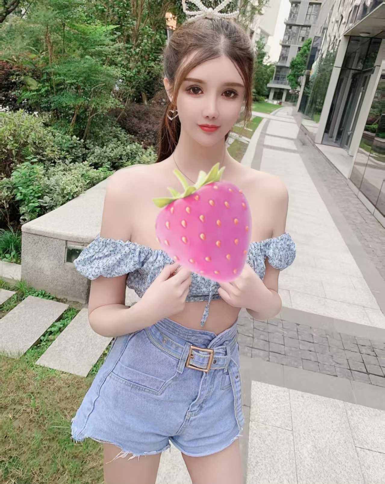 美艳撩人小姐姐泡泡