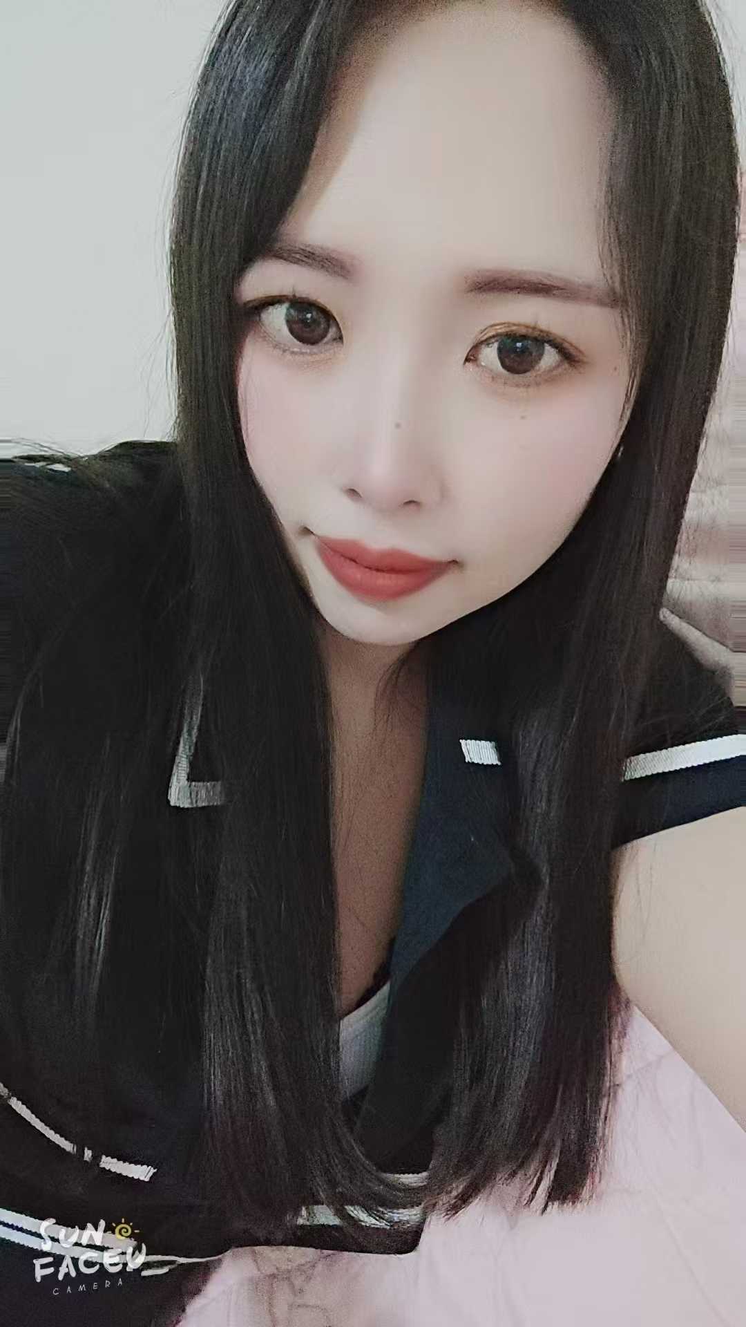 热情丰满妹子，流连忘返