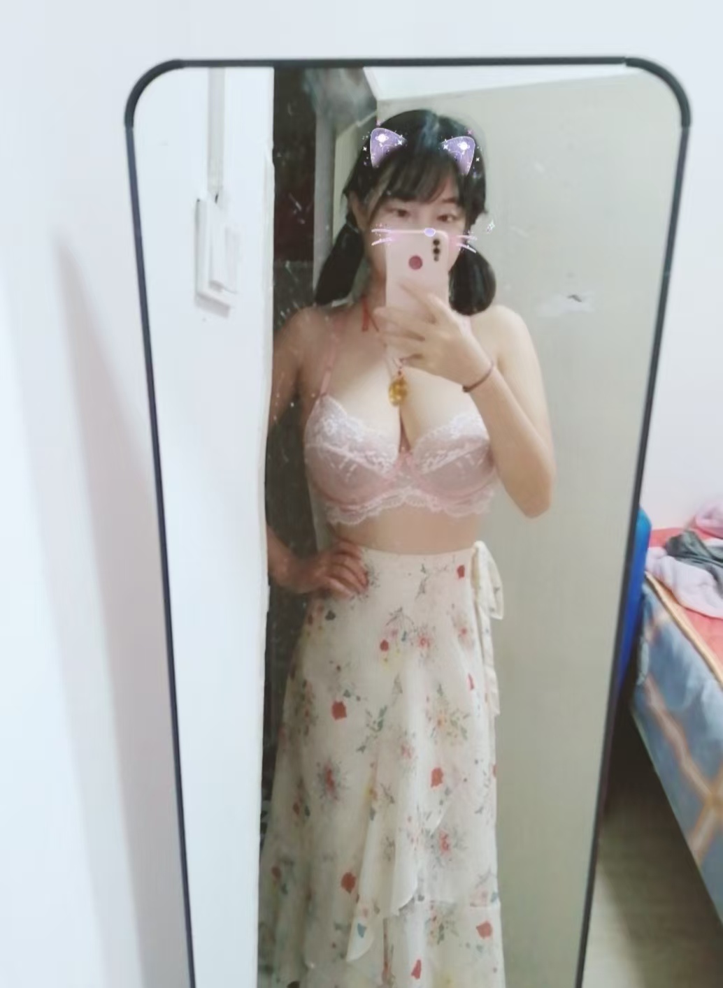 福田f奶辣妹依依