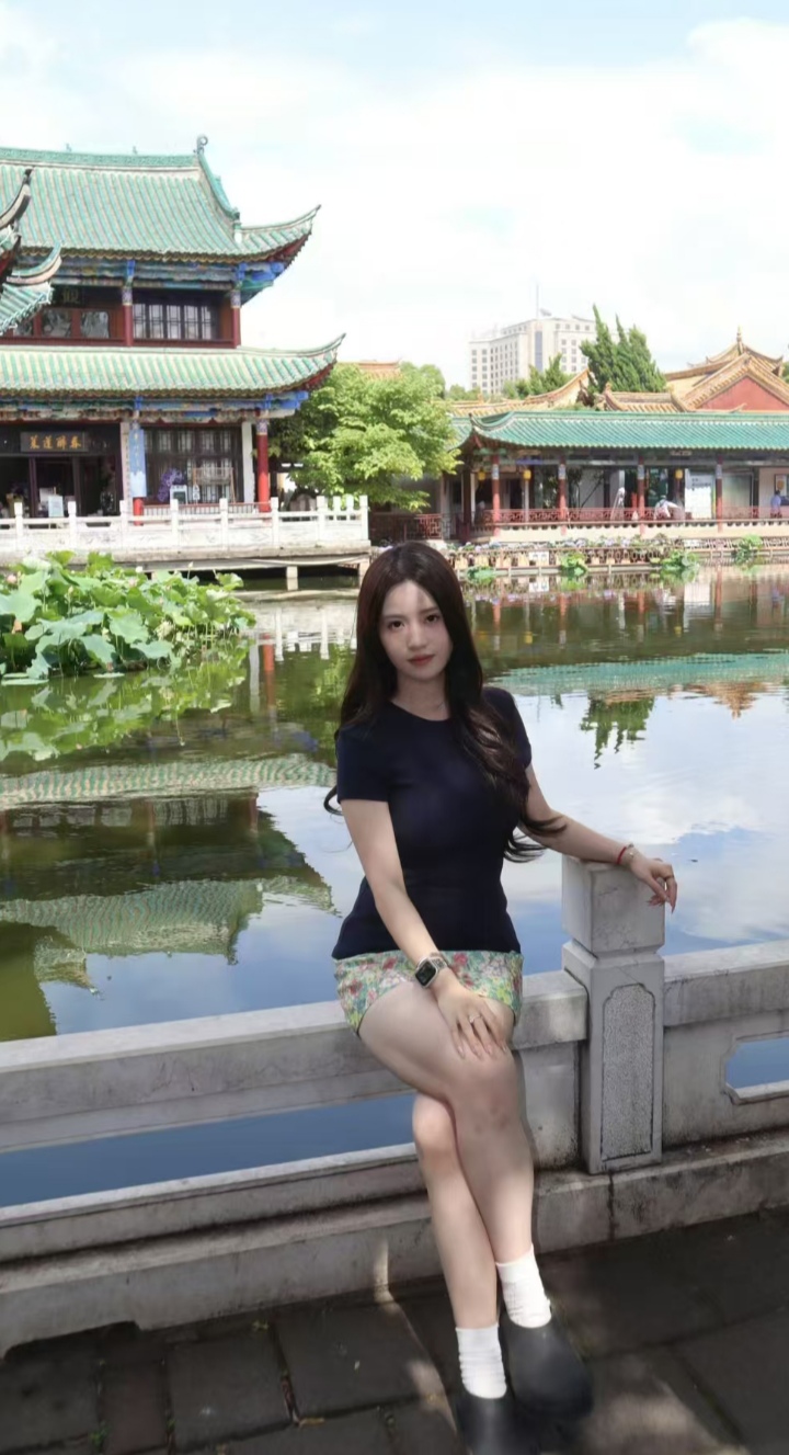 白嫩丰满小姐姐汐汐