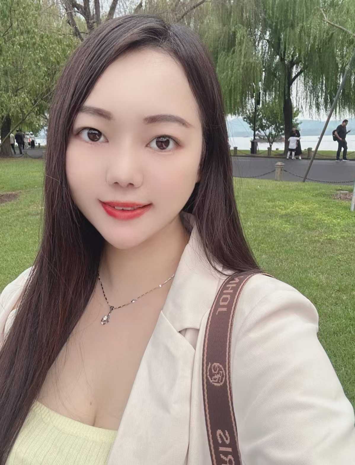 宝安爆乳服务系小雪