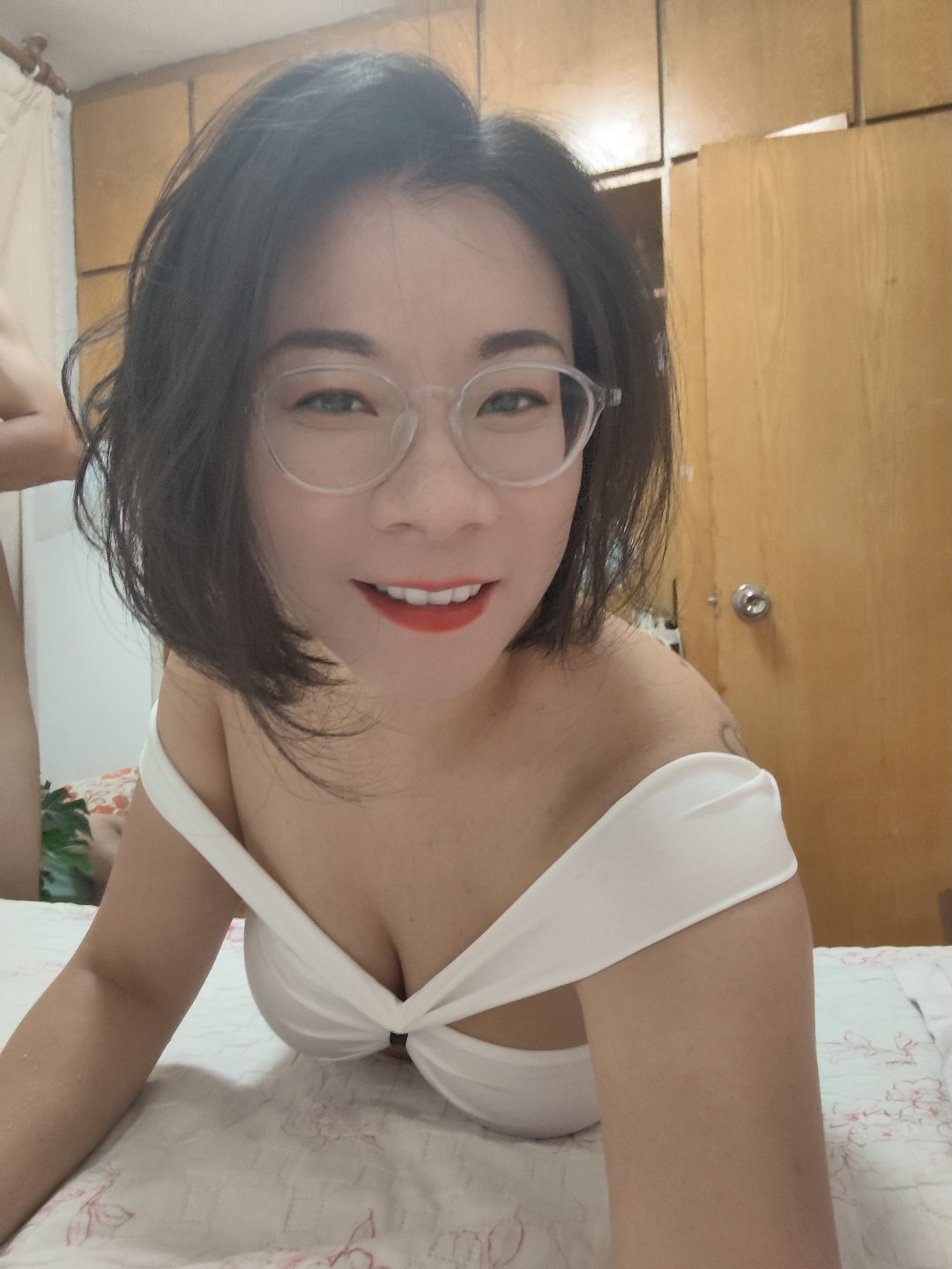 鼓楼泄火眼镜少妇