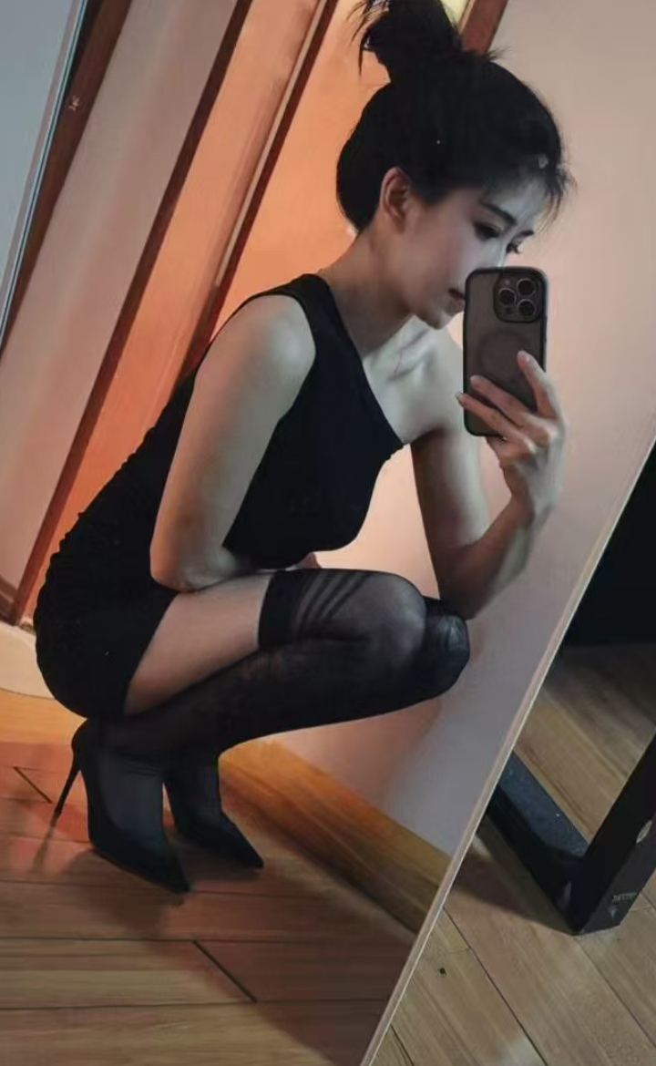 黑丝美腿御姐苏苏