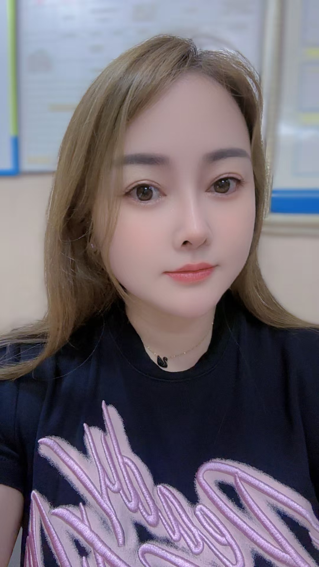 白皙丰润御姐媛媛