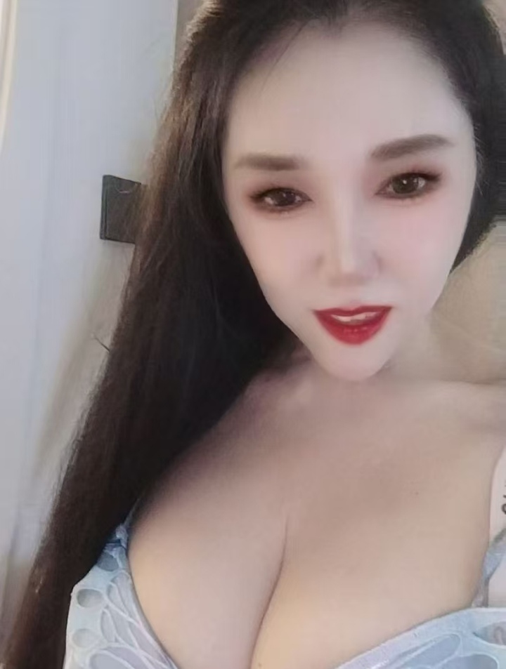 新吴爆乳欲女依依