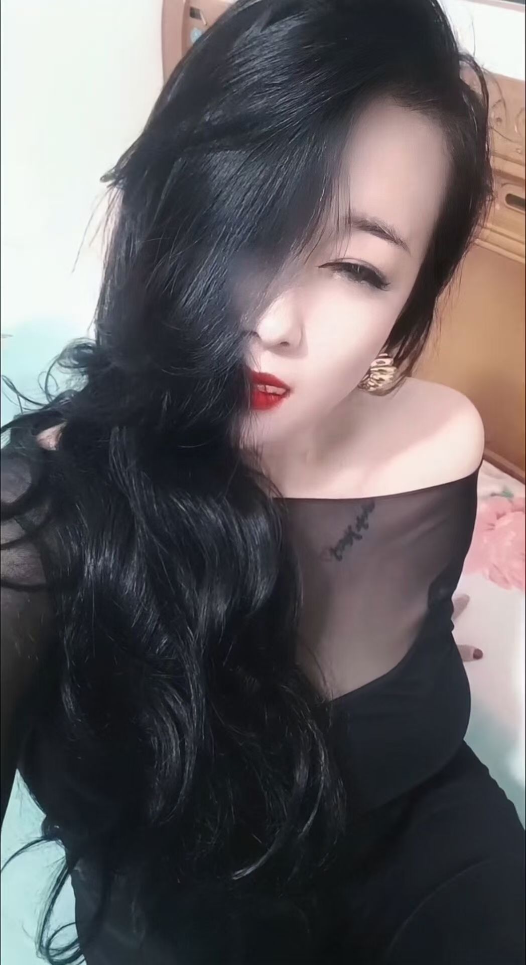 风情魅惑辣妹小茜