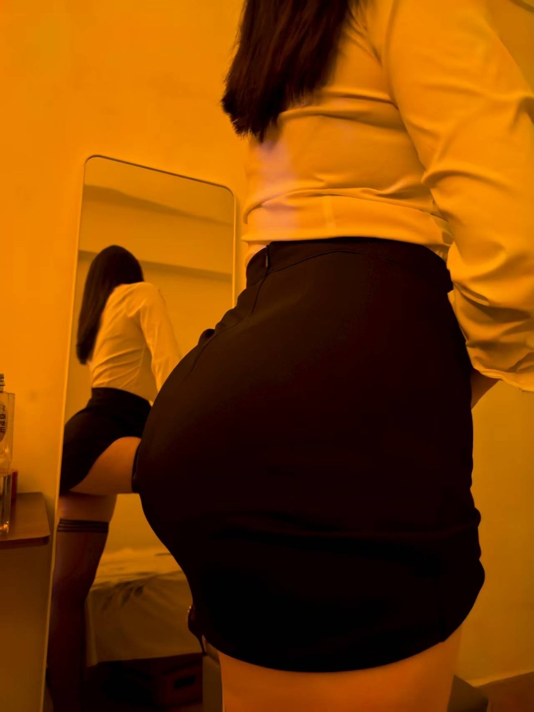 美臀辣妹蒙娜丽莎