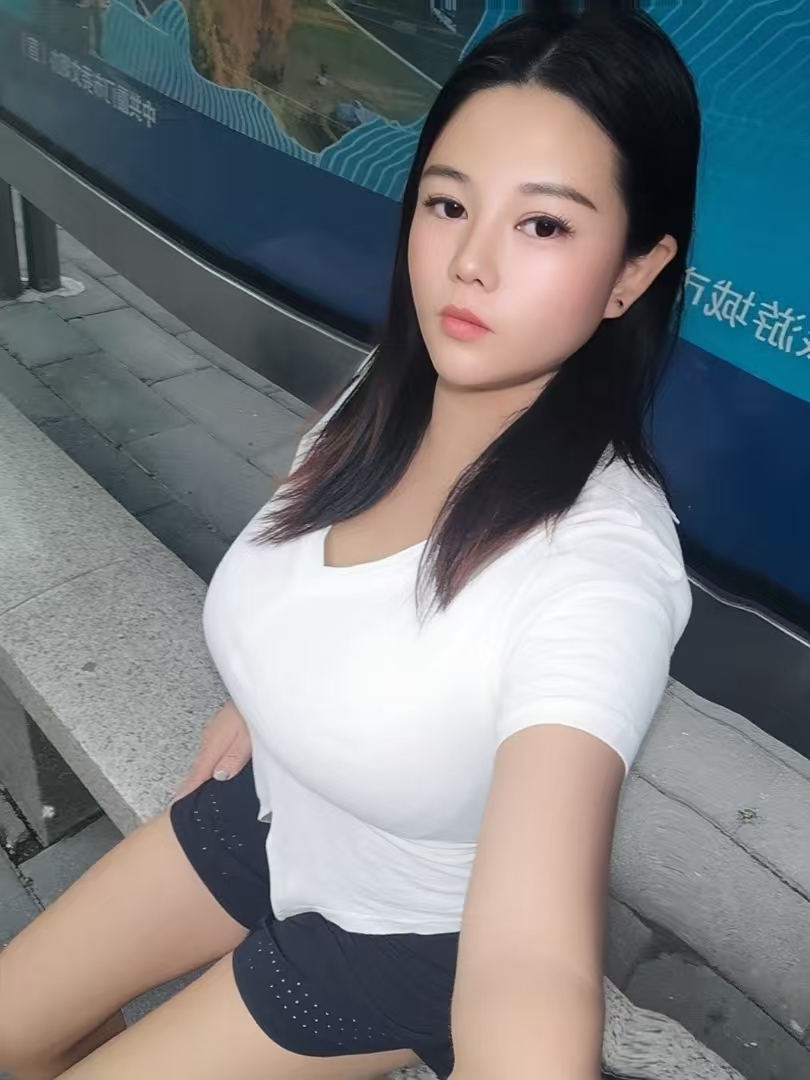 湖里丰满美乳球球