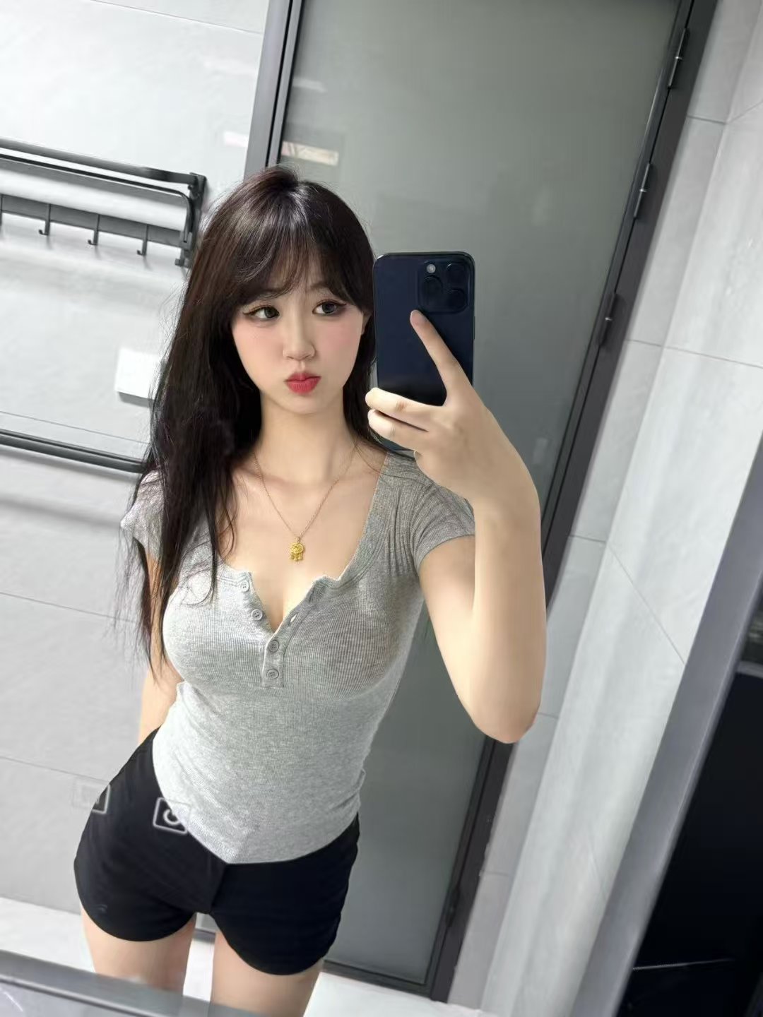 丰乳肥臀甜妹香香