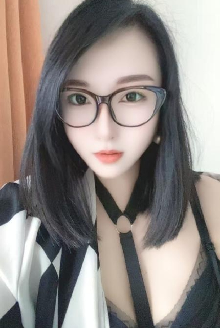 瑶海欲望眼镜少妇