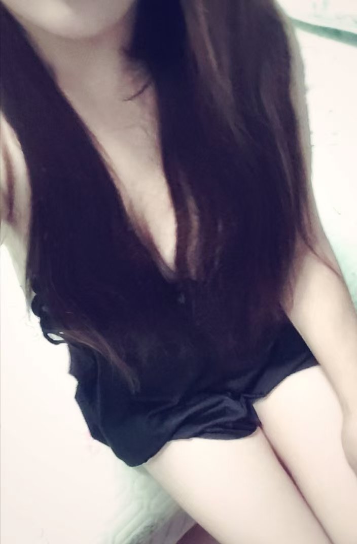 前凸后翘的身材，迷死人了