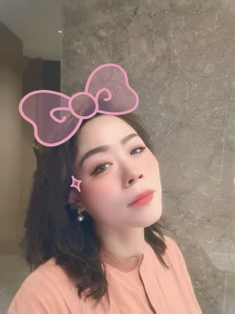 胸大翘臀，挺不错的少妇