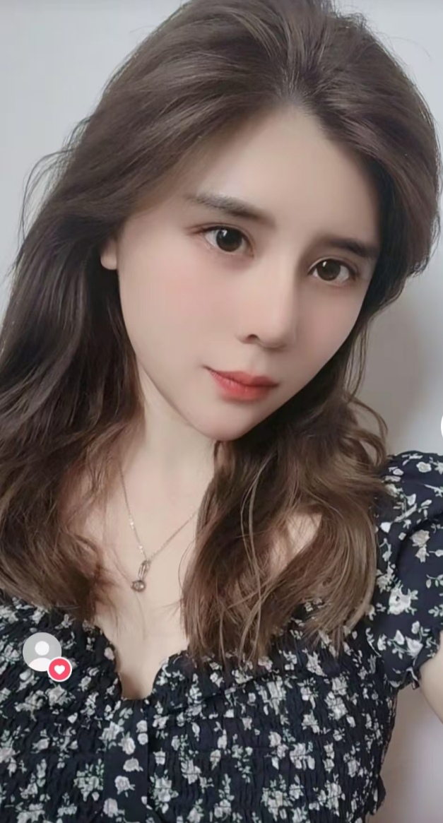 马群惹火辣妹香香