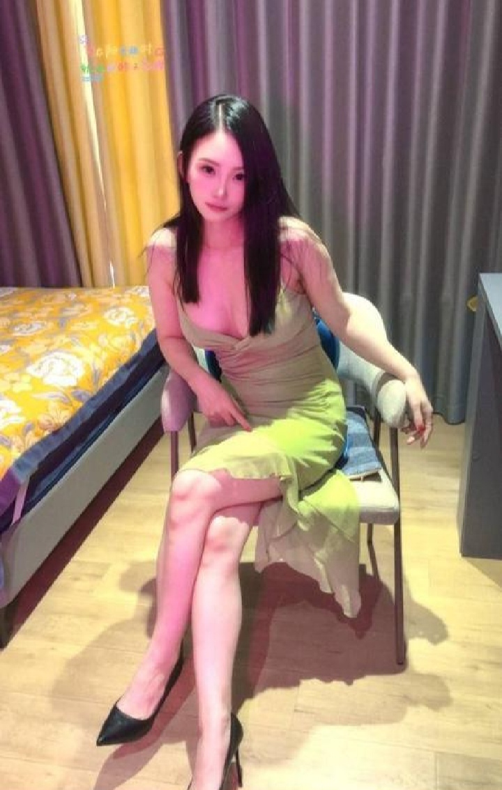 美腿小蛮腰苗苗