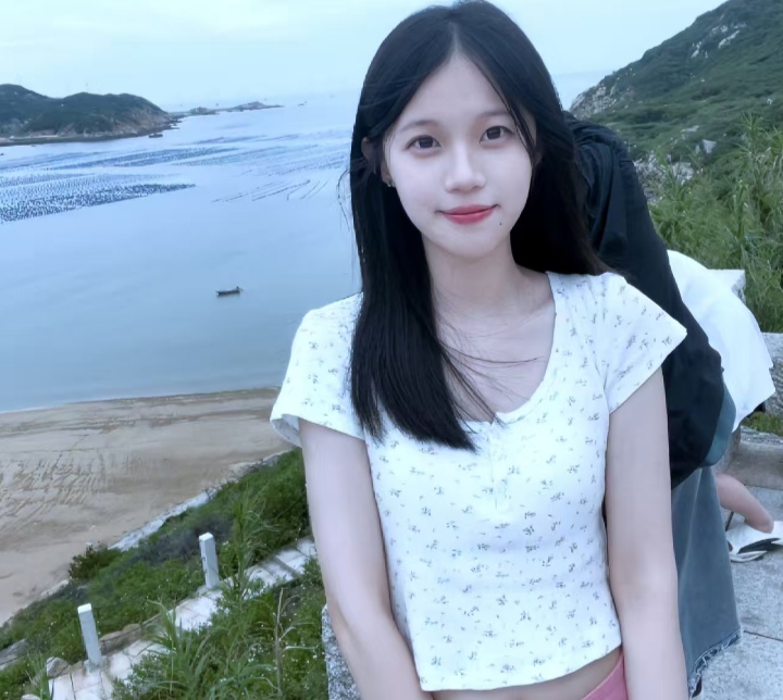 江宁清新白嫩甜妹