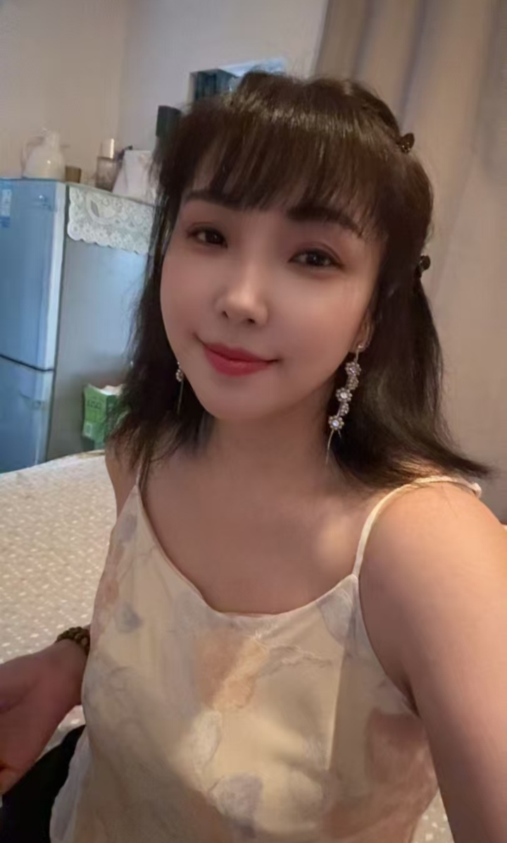 丰润短发御姐悦悦