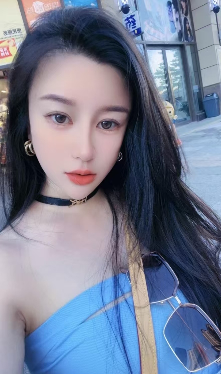 龙华美乳嫩妹小可欣