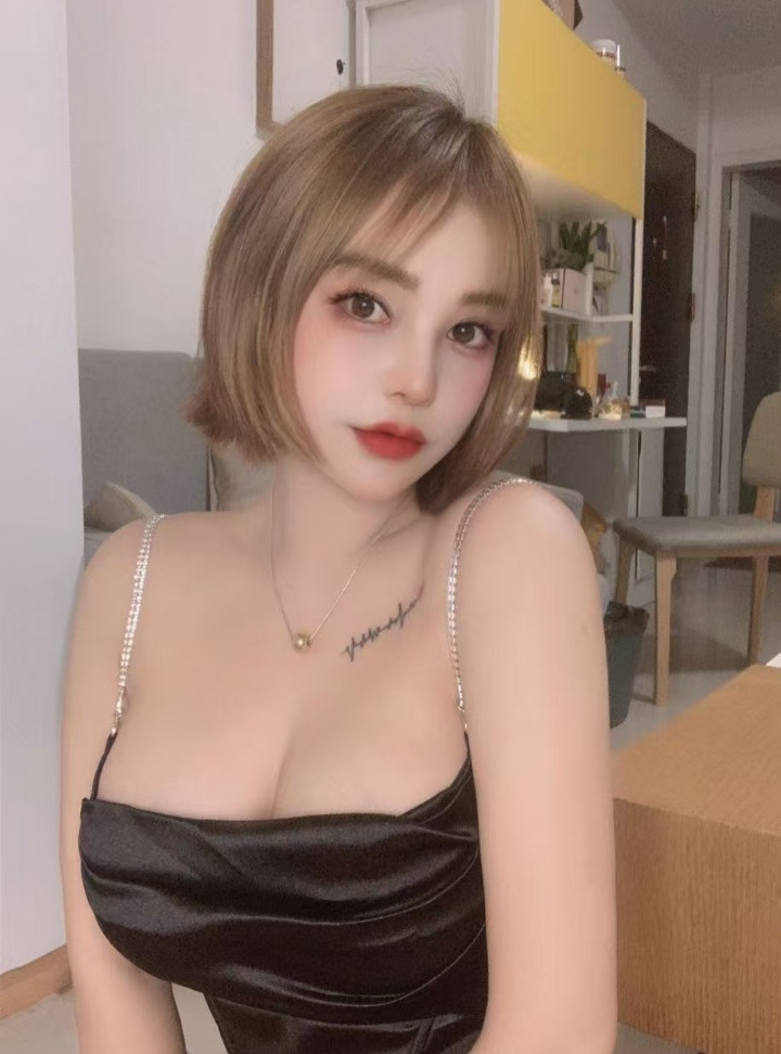 大白兔短发尤物兰兰