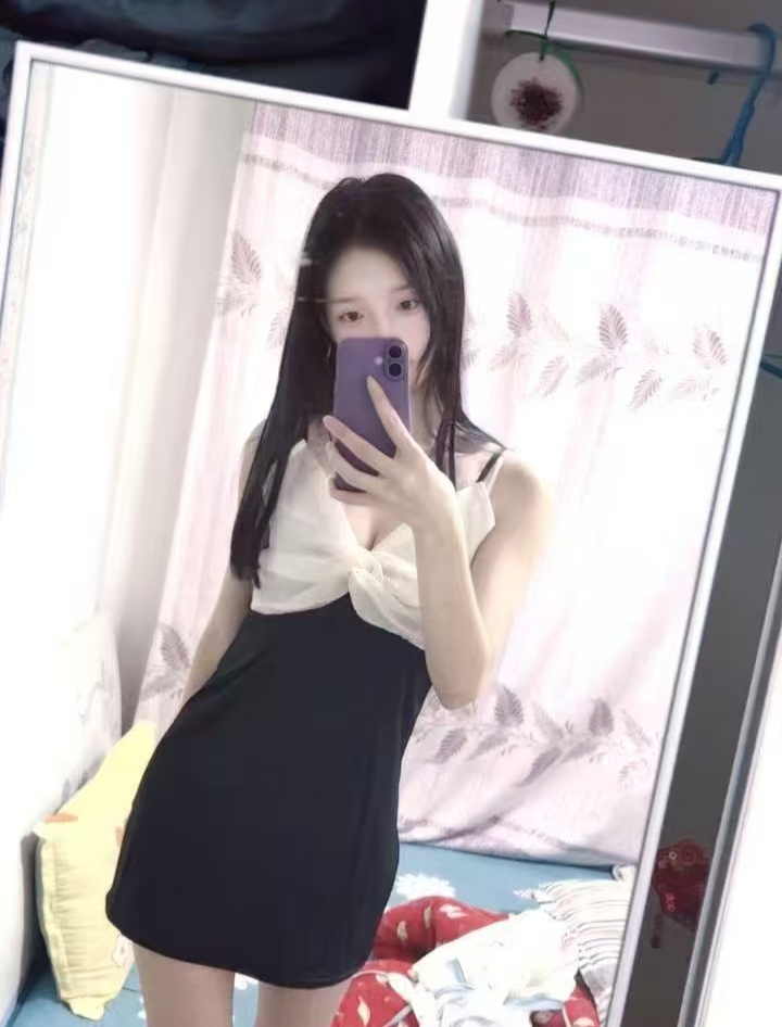 秦淮白嫩甜妹由叶