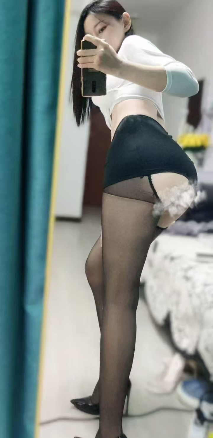 美乳肥臀小蛮腰尤物彤彤