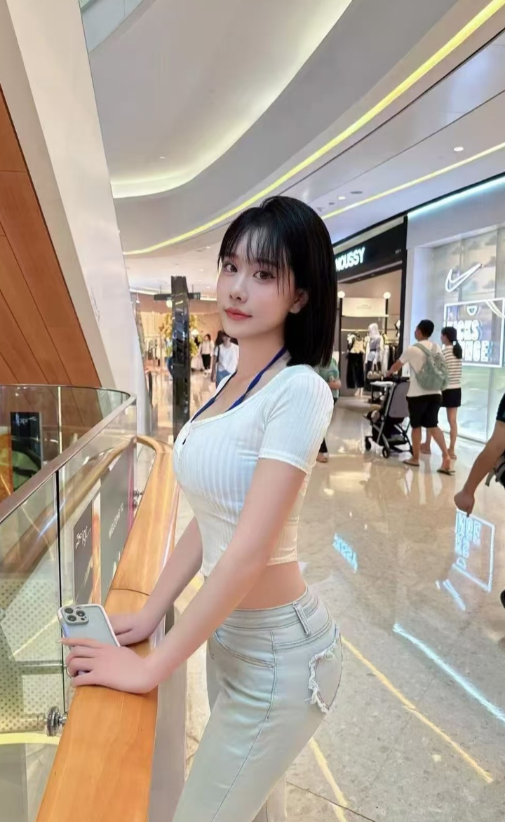 尤物身材小乔妹妹