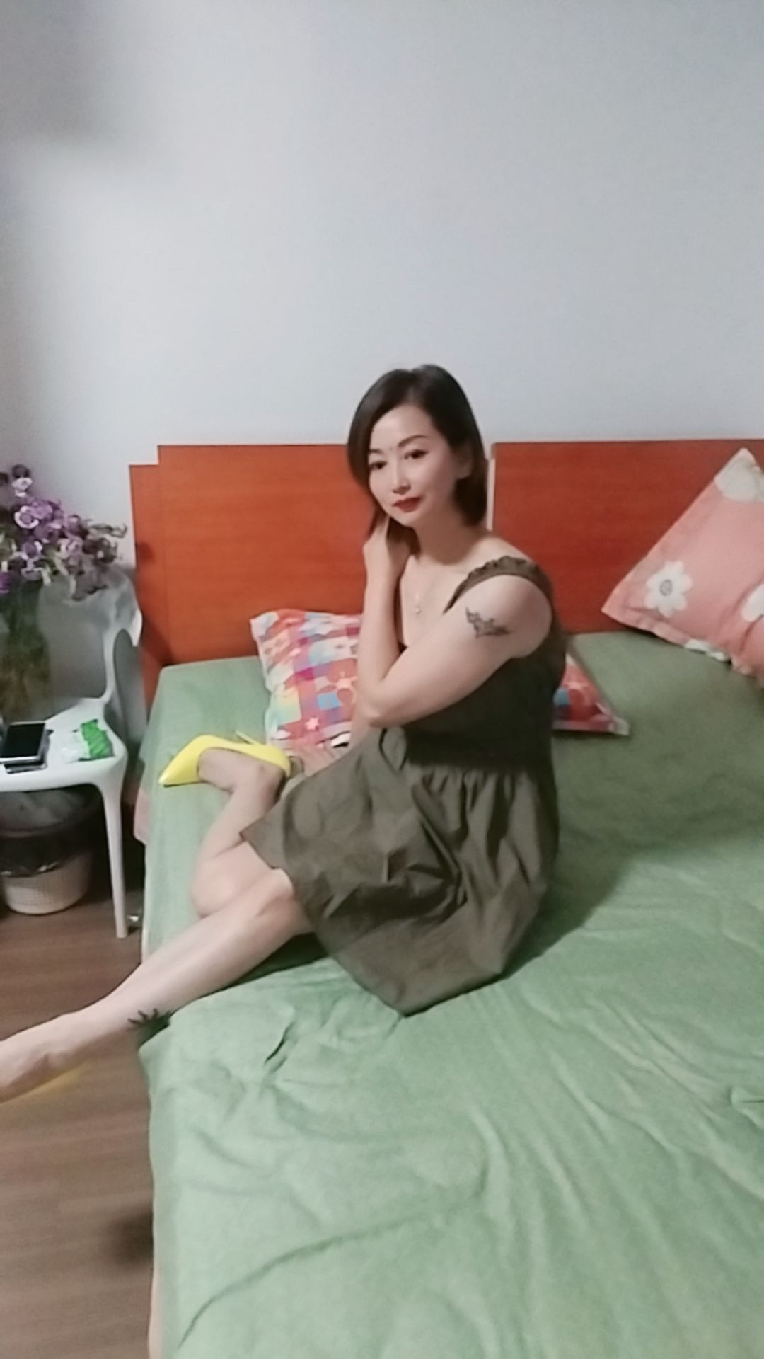 劲松肤白气质美少妇