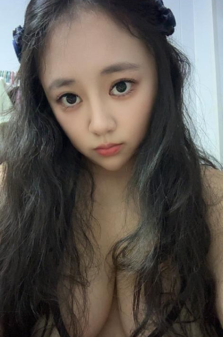 秦淮八字奶辣妹瑞瑞