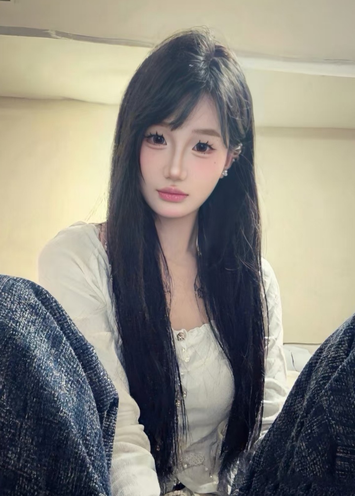 白嫩兼职甜妹晓晓