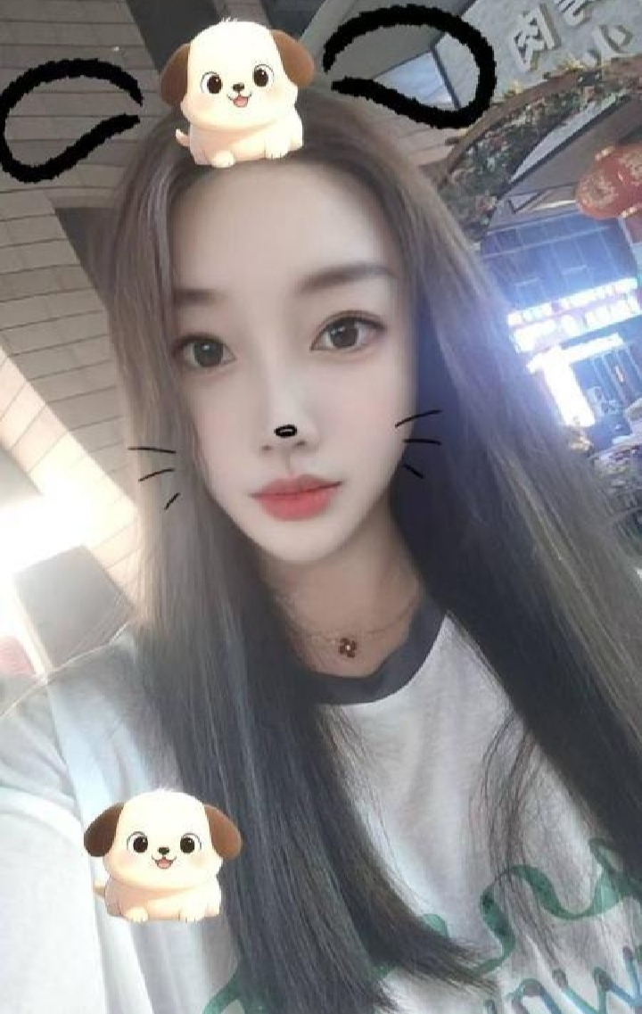 白嫩丰满辣妹小淘气